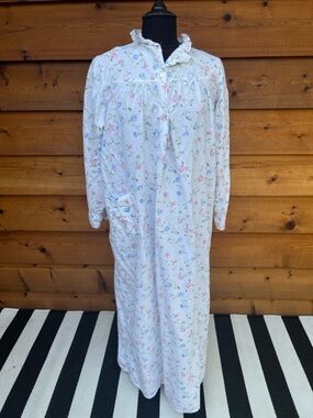 Classic White Floral Ruffled Long-Sleeve Nightgown